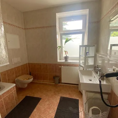 Moderne 3-zimmer Monteurswohnung Bis 6 Personen Im Leipziger Sueden - Knautkleeberg *